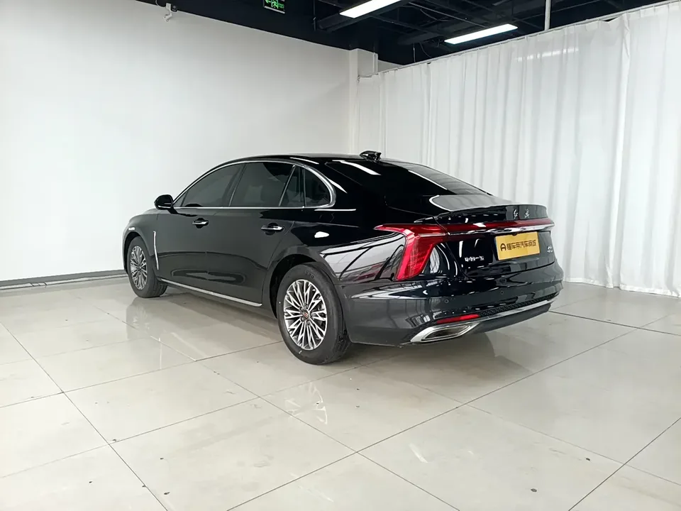 Hongqi H5 Hongqi H5 2025 1.5T DCT Flagship Edition 2025 — thumbnail 2