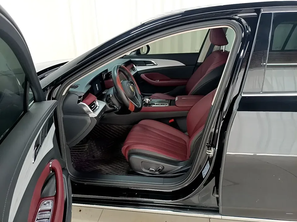 Hongqi H5 Hongqi H5 2025 1.5T DCT Flagship Edition 2025 — thumbnail 5