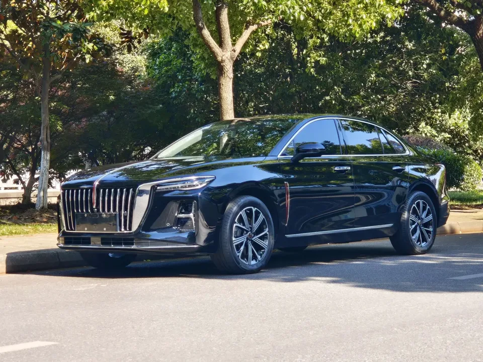 Hongqi H5 PHEV Hongqi H5 PHEV 2025 170 Super Mixed Version 2025 — photo 1, buy with delivery to Moscow