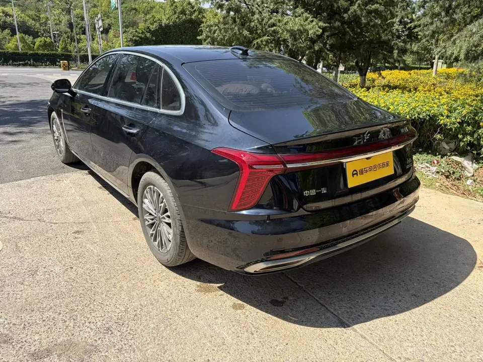 Hongqi H5 Hongqi H5 2023 1.5T DCT Zhilian Qiyue Edition 2023 — thumbnail 2