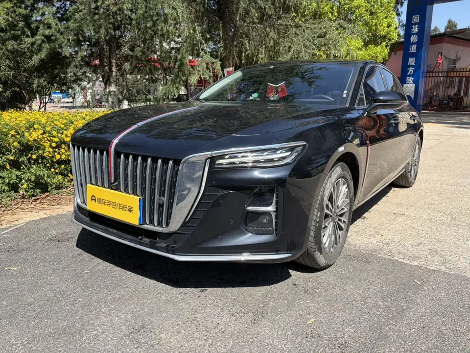 Hongqi H5 Hongqi H5 2023 1.5T DCT Zhilian Qiyue Edition 2023 — photo 1, buy with delivery to Moscow