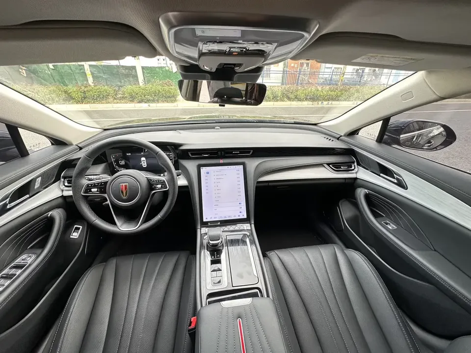 Hongqi H5 Hongqi H5 2025 1.5T DCT Flagship Edition 2025 — миниатюра 2