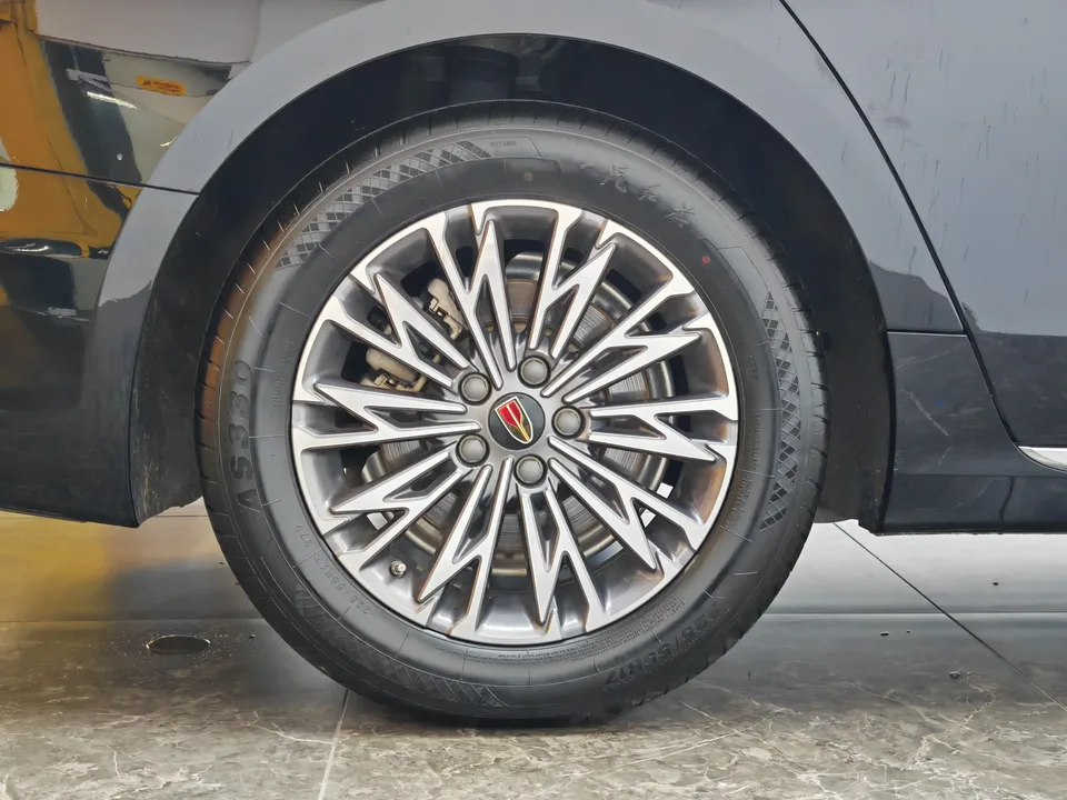 Hongqi H5 Hongqi H5 2024 1.5T DCT Zhilian Qiyun Edition 2024 — thumbnail 3