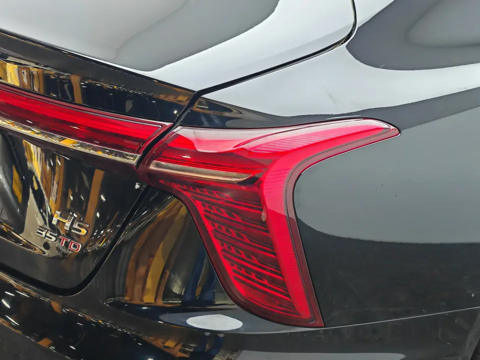Hongqi H5 Hongqi H5 2024 1.5T DCT Zhilian Qiyun Edition 2024 — thumbnail 4