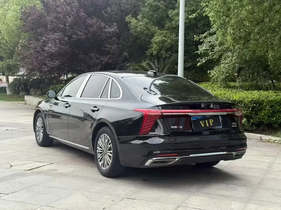Hongqi H5 Hongqi H5 2023 1.5T DCT Zhilian Qiyue Edition 2023 — миниатюра 2