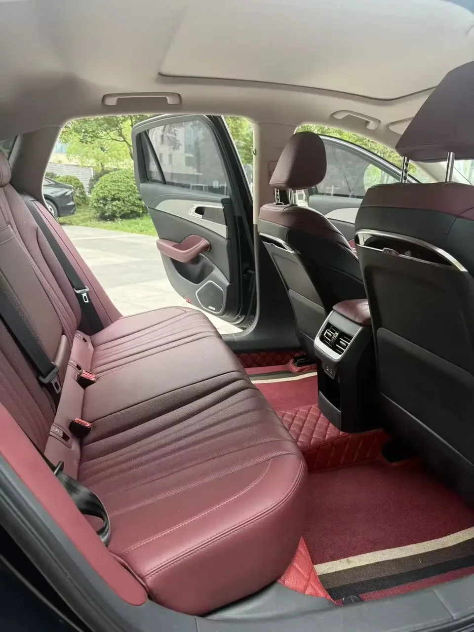 Hongqi H5 Hongqi H5 2023 1.5T DCT Zhilian Qiyue Edition 2023 — миниатюра 3