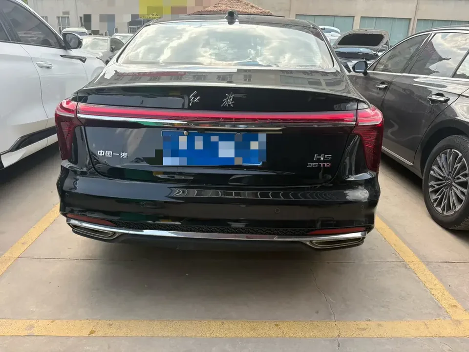 Hongqi H5 Hongqi H5 2023 1.5T DCT Zhilian Qiyue Edition 2023 — thumbnail 2