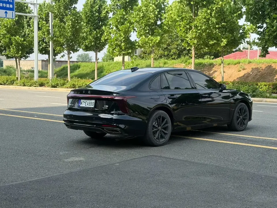 Hongqi H5 Hongqi H5 2025 2.0T Automatic Shadow Edition 2025 — thumbnail 2
