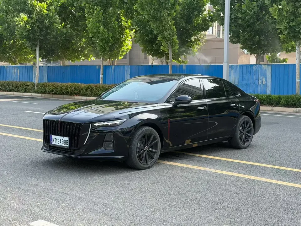Hongqi H5 Hongqi H5 2025 2.0T Automatic Shadow Edition 2025 — photo 1, buy with delivery to Moscow