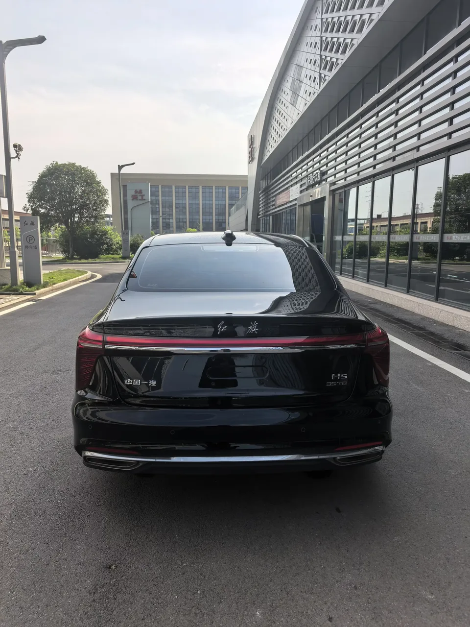 Hongqi H5 Hongqi H5 2023 1.5T DCT Zhilian Qiyun Edition 2023 — thumbnail 2