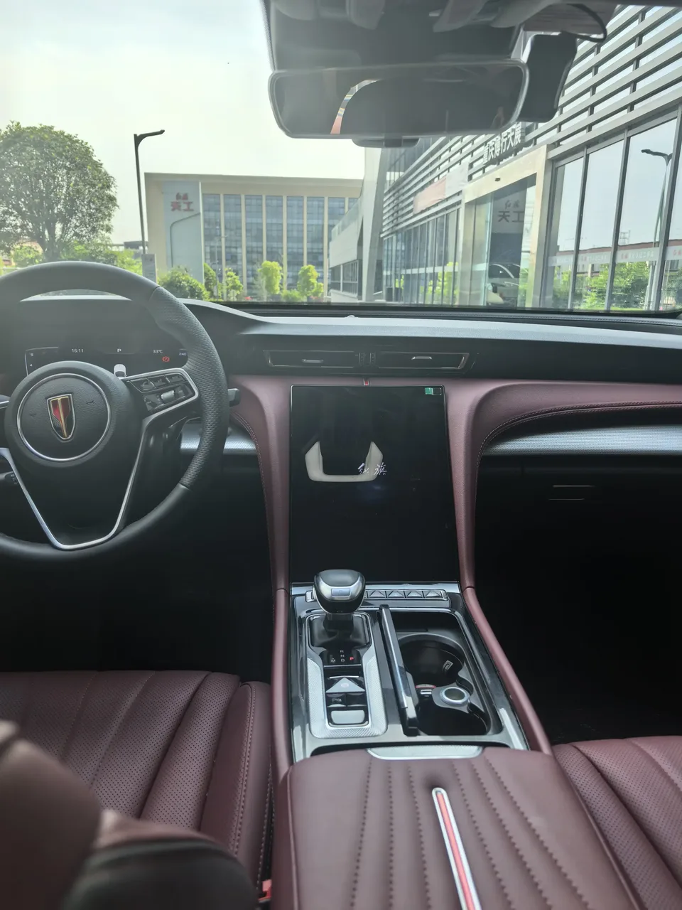Hongqi H5 Hongqi H5 2023 1.5T DCT Zhilian Qiyun Edition 2023 — thumbnail 4