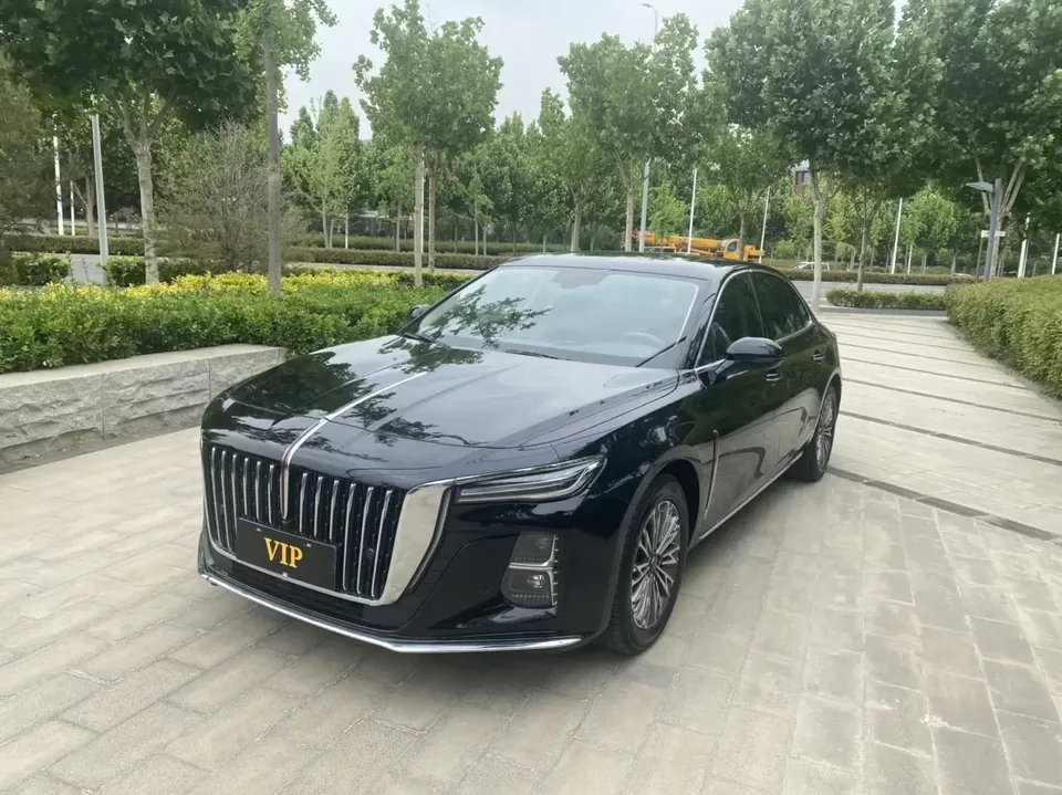 Hongqi H5 Hongqi H5 2023 1.5T HEV Zhilian Flagship Edition 2023 — photo 1, buy with delivery to Moscow