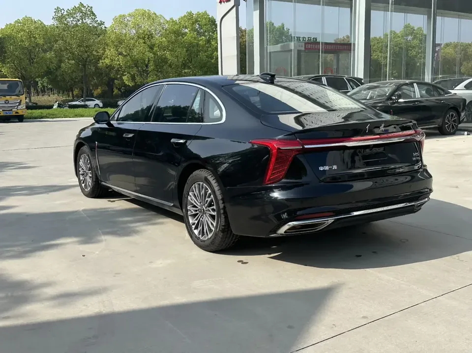 Hongqi H5 Hongqi H5 2023 1.5T DCT Zhilian Qiyun Edition 2023 — thumbnail 2