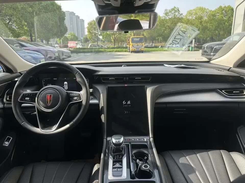 Hongqi H5 Hongqi H5 2023 1.5T DCT Zhilian Qiyun Edition 2023 — thumbnail 3