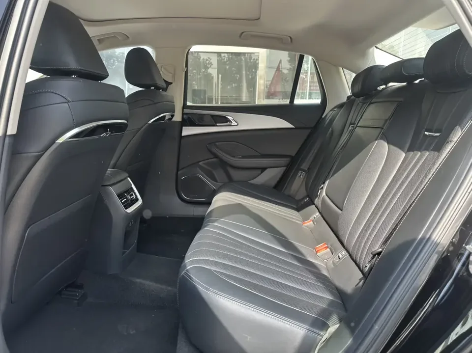 Hongqi H5 Hongqi H5 2023 1.5T DCT Zhilian Qiyun Edition 2023 — thumbnail 4