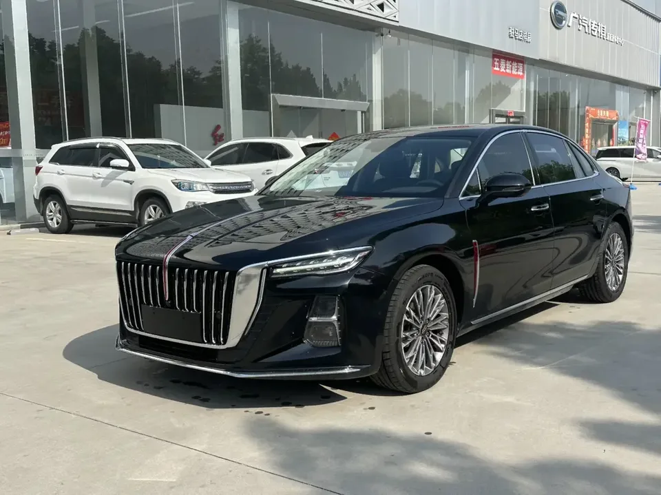 Hongqi H5 Hongqi H5 2023 1.5T DCT Zhilian Qiyun Edition 2023 — photo 1, buy with delivery to Moscow