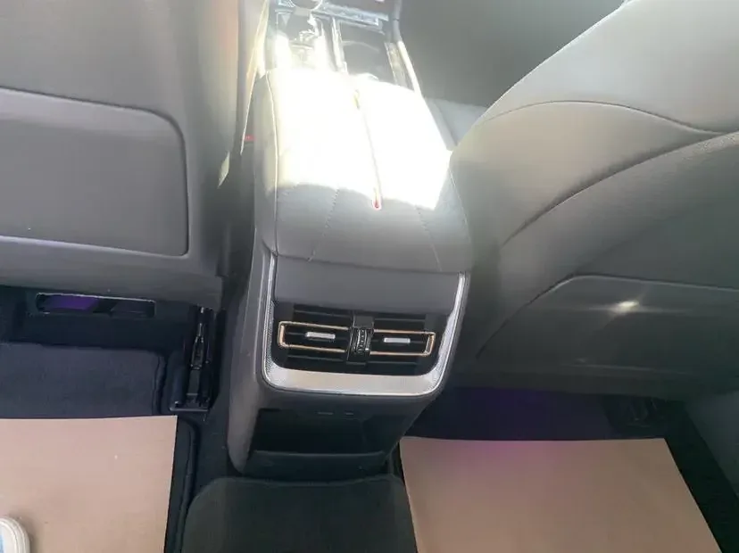 Hongqi H5 Hongqi H5 2023 1.5T DCT Zhilian Qiyun Edition 2023 — thumbnail 3