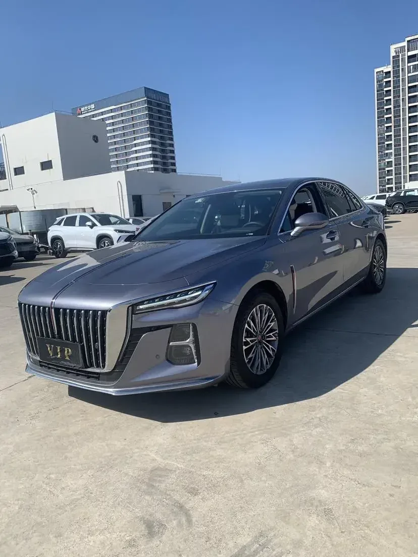 Hongqi H5 Hongqi H5 2023 1.5T DCT Zhilian Qiyun Edition 2023 — photo 1, buy with delivery to Moscow