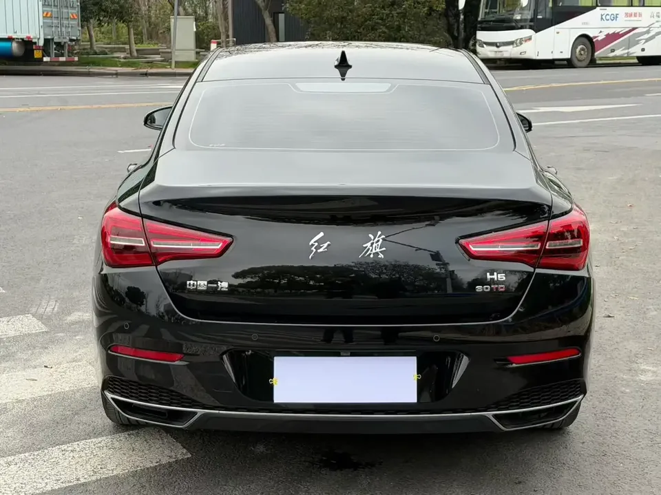 Hongqi H5 classic Hongqi H5 classic 2022 1.5T DCT Flagship Edition 2023 — thumbnail 2