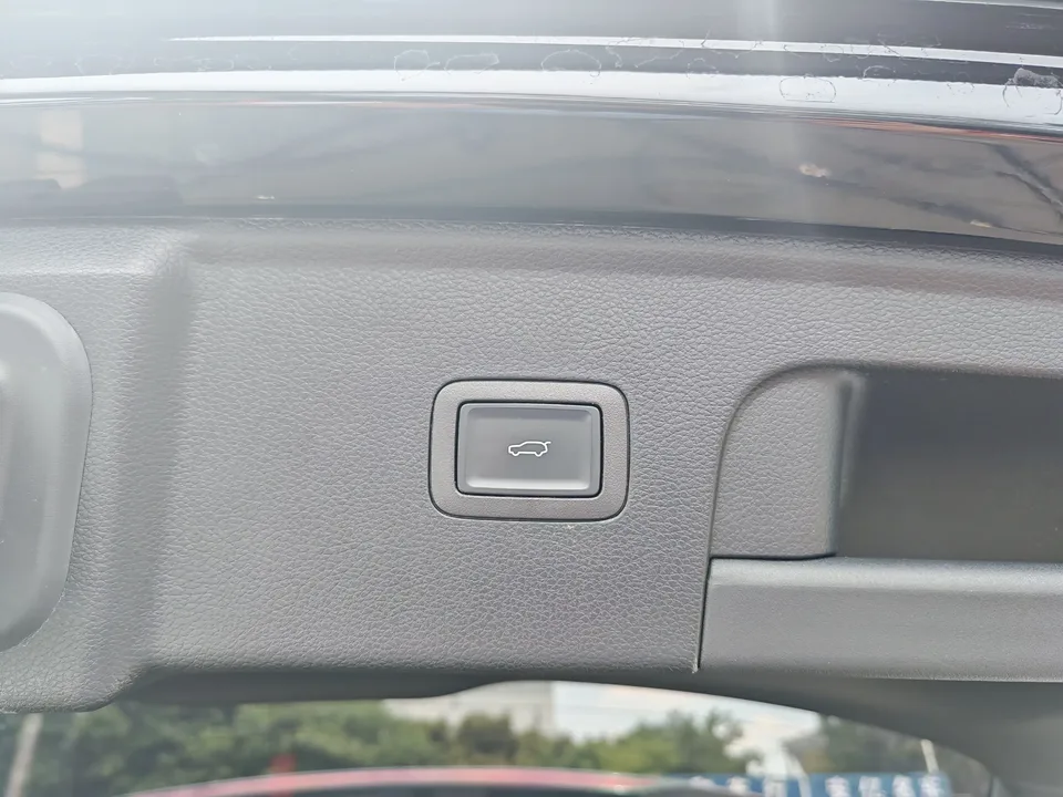 Hongqi HS3 Hongqi HS3 2024 1.5T Shanwei Edition 2024 — thumbnail 3