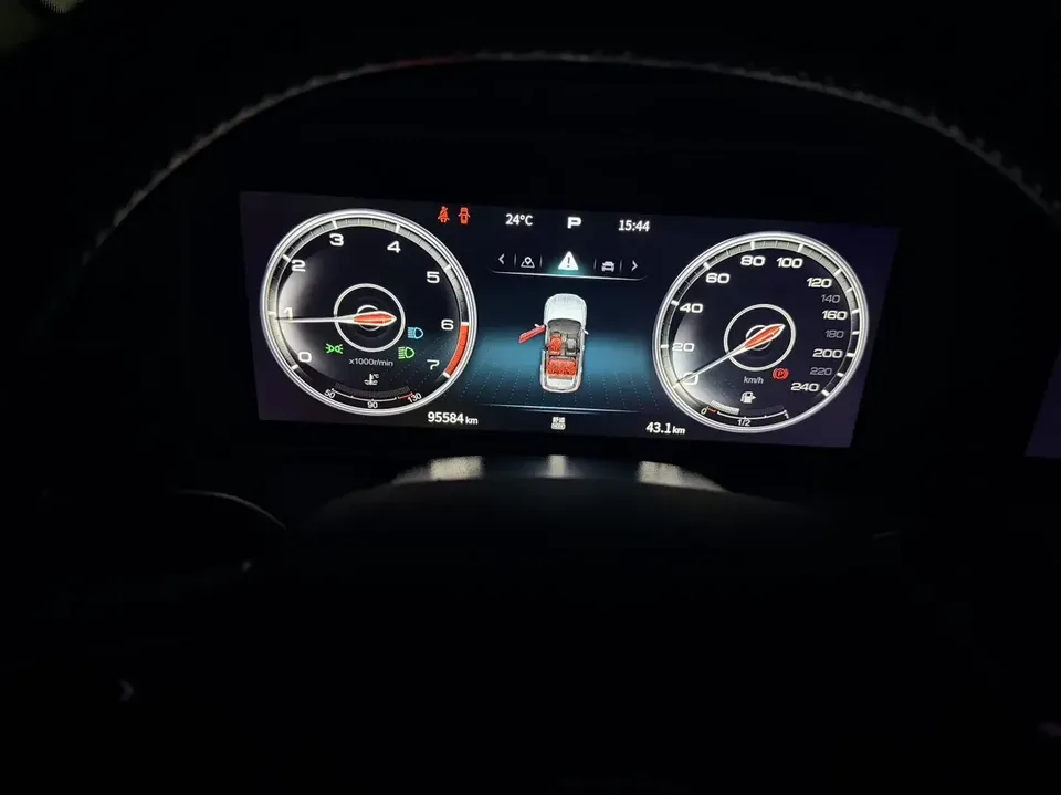 Hongqi HS5 Hongqi HS5 2022 2.0T Zhilian Flagship 4WD Edition 2023 — миниатюра 2
