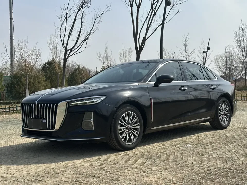 Hongqi H5 Hongqi H5 2024 1.5T DCT Zhilian Qiyun Edition 2023 — photo 1, buy with delivery to Moscow