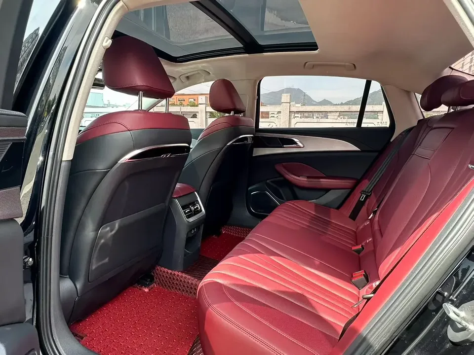 Hongqi H5 Hongqi H5 2024 1.5T DCT Zhilian Qiyun Edition 2024 — thumbnail 3