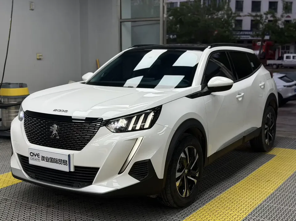 Peugeot 2008 Peugeot 2008 2022 230THP THE ONE 2023 — photo 1, buy with delivery to Moscow