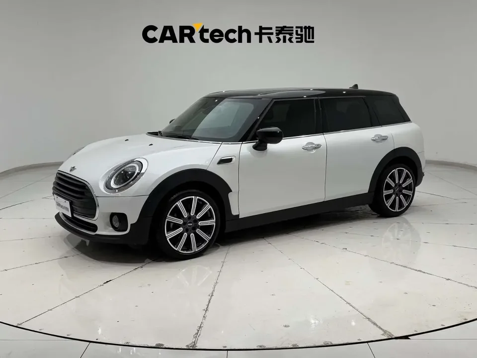 MINI Clubman MINI CLUBMAN 2023 1.5T COOPER Connoisseur 2023 — photo 1, buy with delivery to Moscow