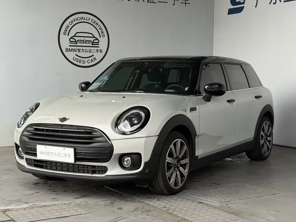 MINI Clubman MINI CLUBMAN 2023 1.5T COOPER Connoisseur 2023 — photo 1, buy with delivery to Moscow