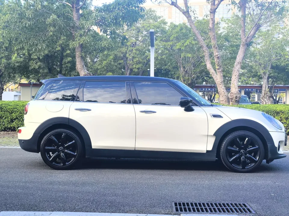 MINI Clubman MINI CLUBMAN 2022 1.5T COOPER Connoisseur 2022 — миниатюра 2