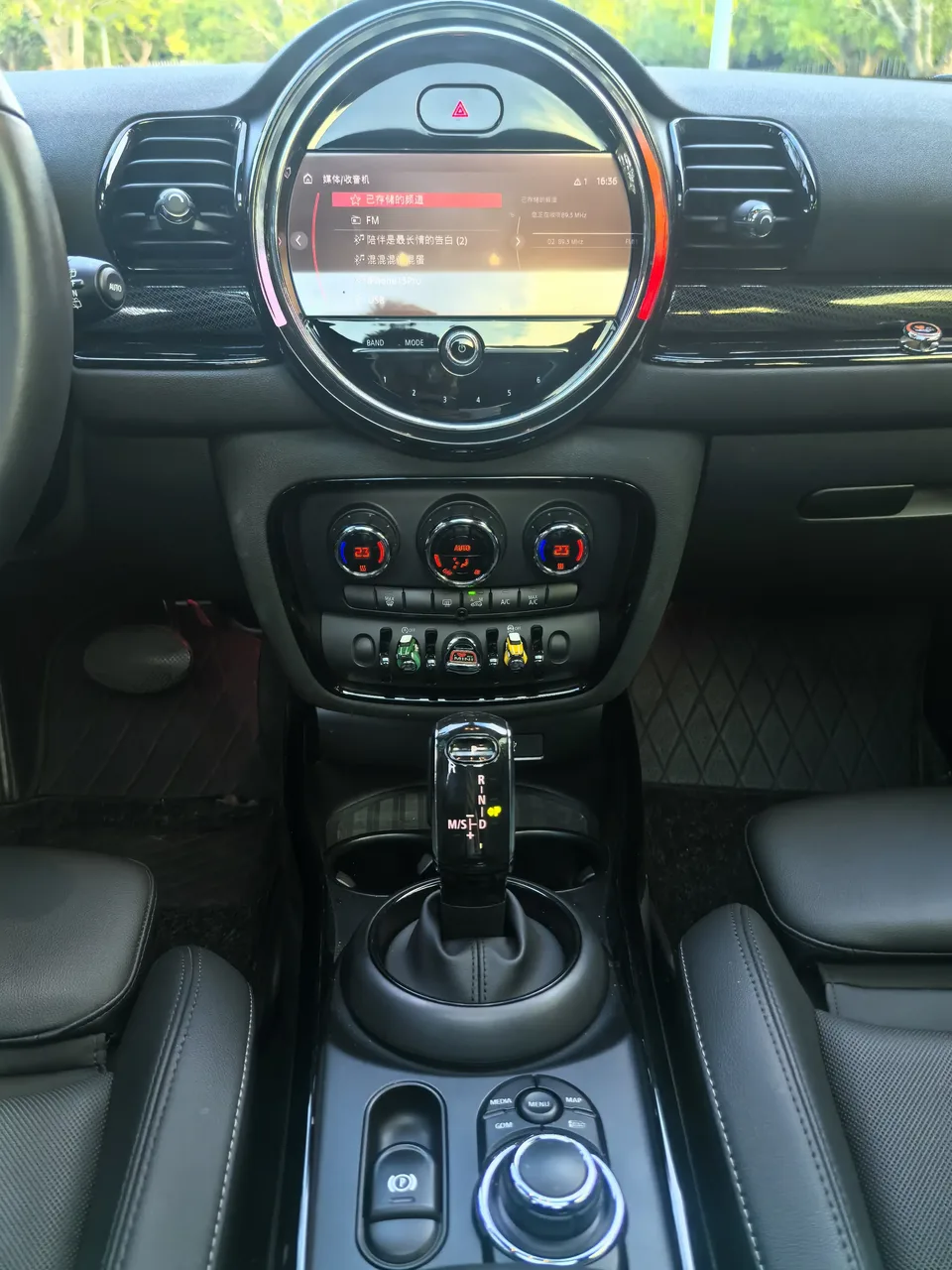 MINI Clubman MINI CLUBMAN 2022 1.5T COOPER Connoisseur 2022 — миниатюра 5