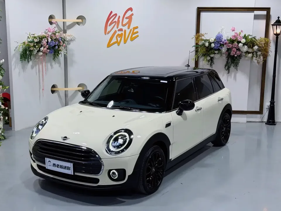 MINI Clubman MINI CLUBMAN 2022 Modified 1.5T ONE 2022 — photo 1, buy with delivery to Moscow