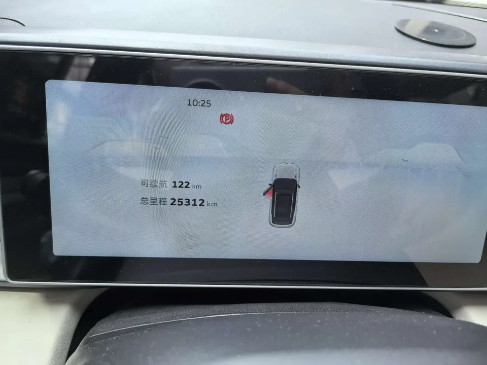 Geely ICON Geely ICON 2025 1.5TD Linglong Ruyi Edition 2024 — thumbnail 3