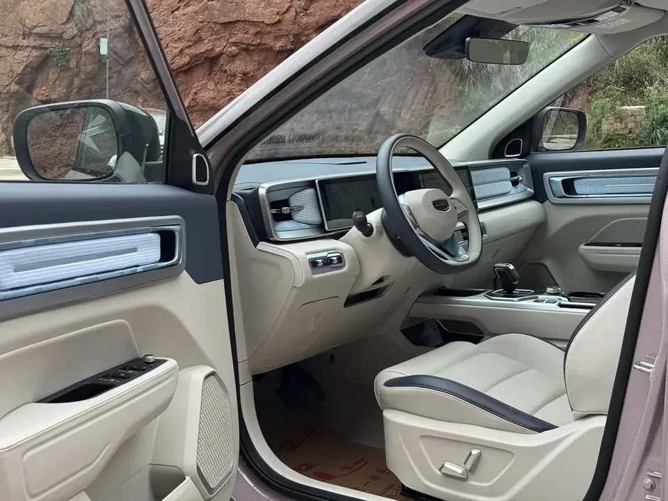 Geely ICON Geely ICON 2023 1.5TD Chocolate Chocolate Edition 2024 — thumbnail 5