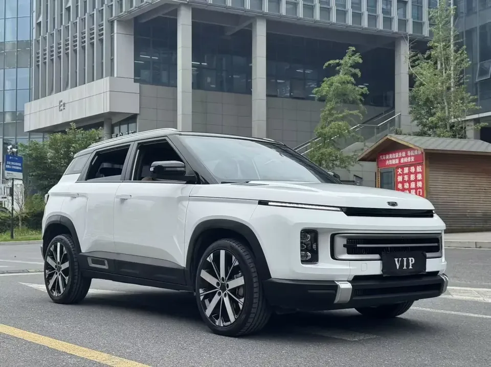 Geely ICON Geely ICON 2023 1.5TD Chocolate Chocolate Edition 2024 — thumbnail 3