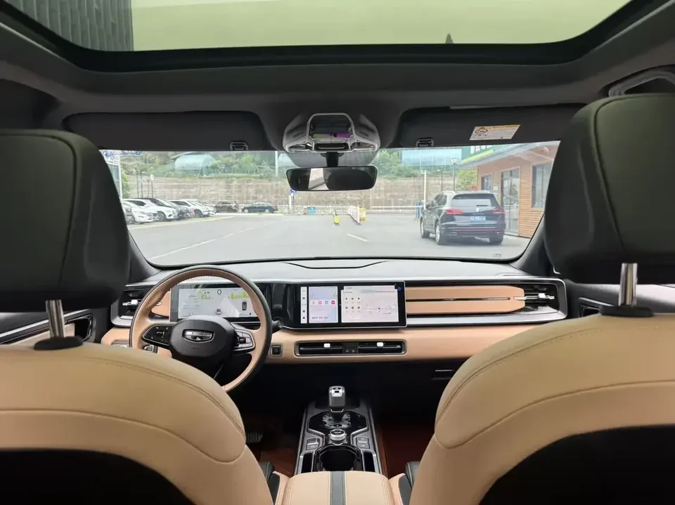 Geely ICON Geely ICON 2023 1.5TD Chocolate Chocolate Edition 2024 — thumbnail 4