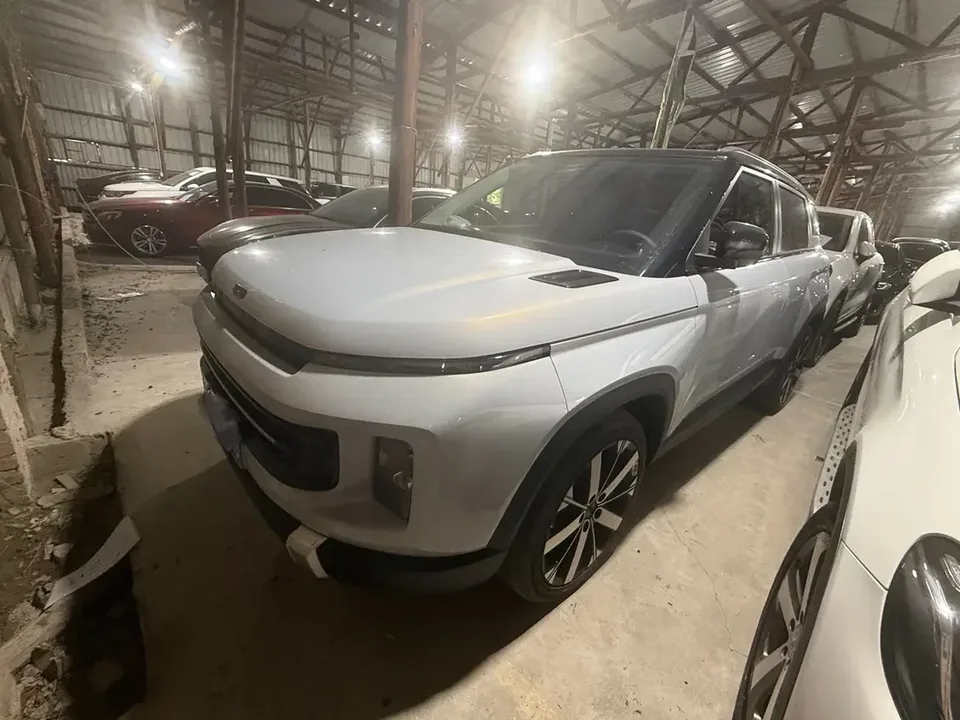 Geely ICON Geely ICON 2023 1.5TD Chocolate Edition 2024 — photo 1, buy with delivery to Moscow