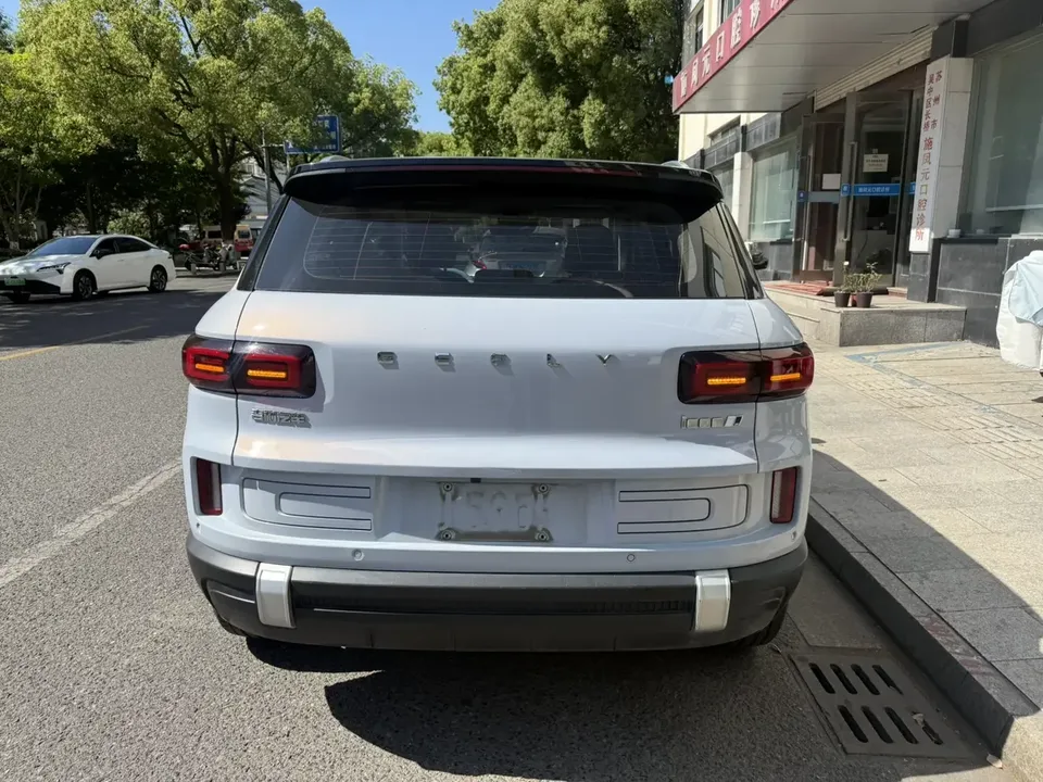 Geely ICON Geely ICON 2023 1.5TD Chocolate Chocolate Edition 2024 — thumbnail 2