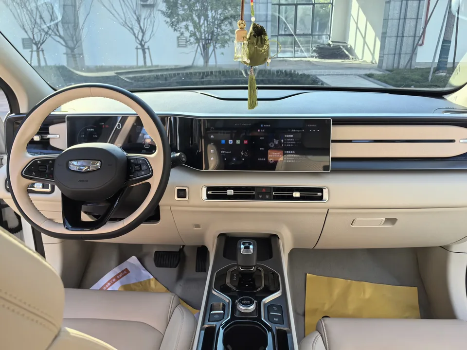 Geely ICON Geely ICON 2023 1.5TD Protagonist Version 2024 — thumbnail 4