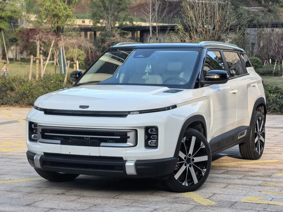 Geely ICON Geely ICON 2023 1.5TD Protagonist Version 2024 — photo 1, buy with delivery to Moscow