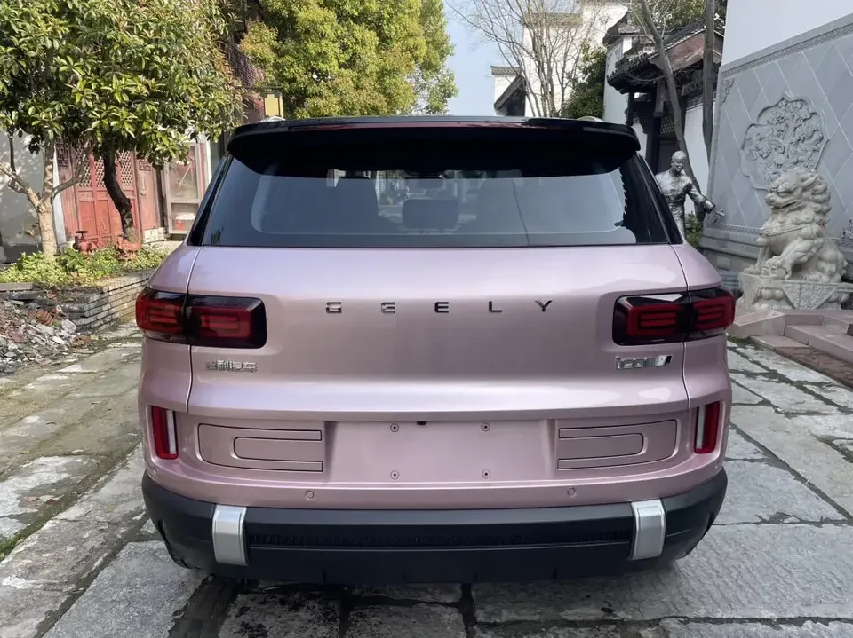 Geely ICON Geely ICON 2023 1.5TD Chocolate Chocolate Edition 2023 — thumbnail 2