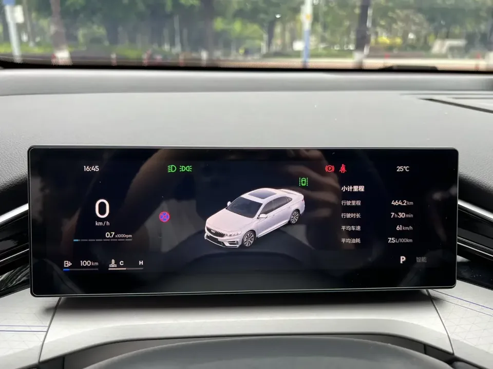 Geely Preface Xing Rui 2025 1.5T Dongfang Yao Fuyao Edition 2025 — thumbnail 4