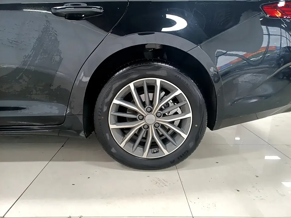 Geely Preface Xing Rui 2025 1.5T Dongfang Yao Fuyao Edition 2025 — thumbnail 3
