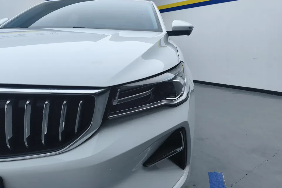 Geely Emgrand emgrand 2025 4th Generation 1.5L CVT Premium 2024 — thumbnail 2