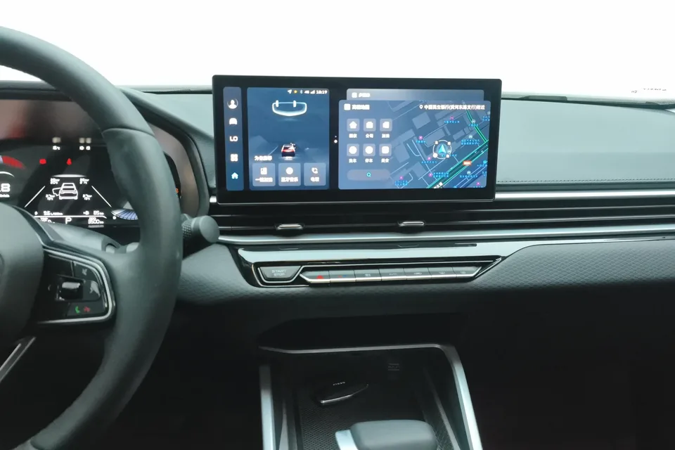 Geely Emgrand emgrand 2025 4th Generation 1.5L CVT Premium 2024 — thumbnail 4
