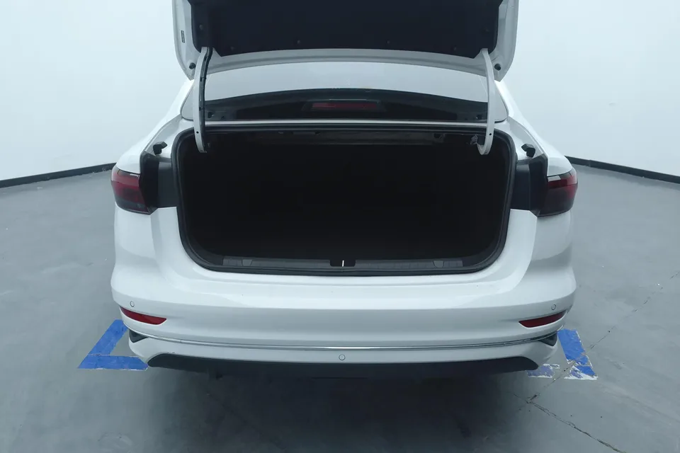 Geely Emgrand emgrand 2025 4th Generation 1.5L CVT Premium 2024 — thumbnail 5
