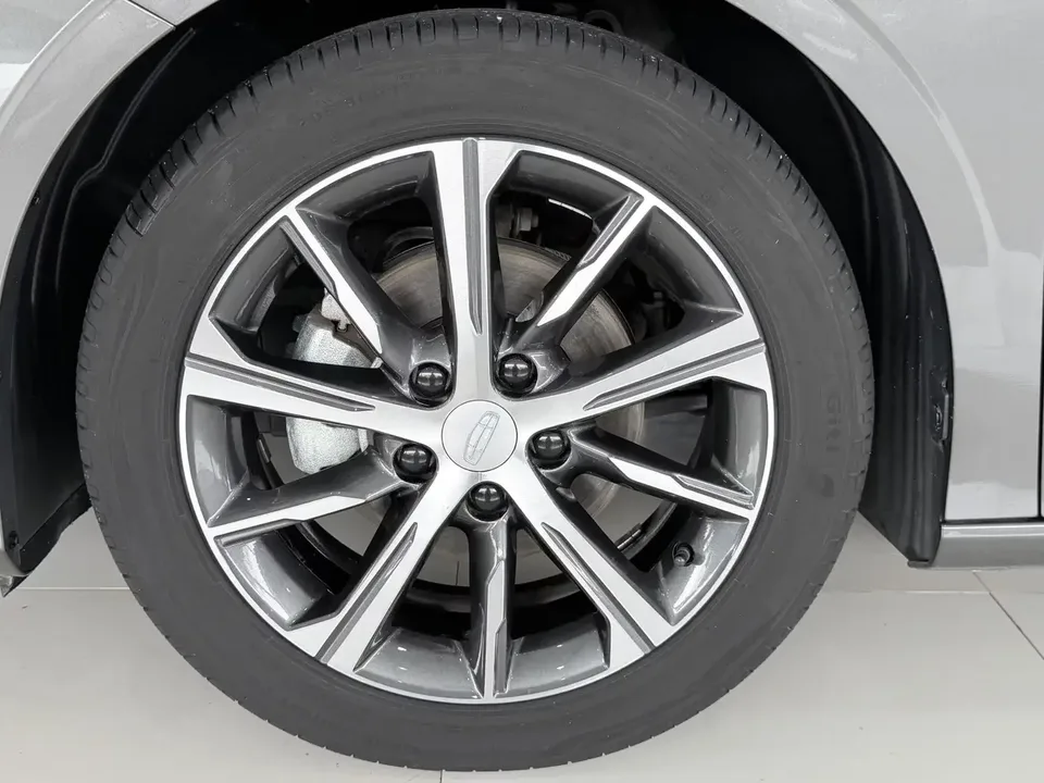 Geely Emgrand emgrand 2022 4th generation 1.5L CVT flagship model 2022 — thumbnail 3