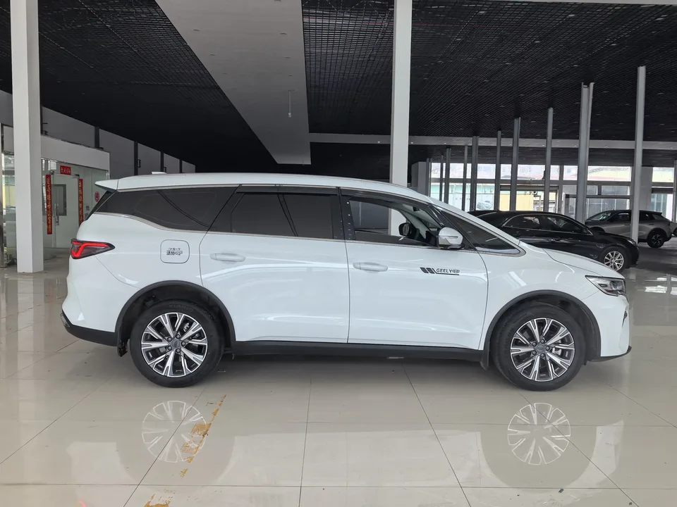 Geely Jiaji Jiaji 2025 Jiaji L 1.5TD DCT Pengcheng Edition 2025 — thumbnail 2