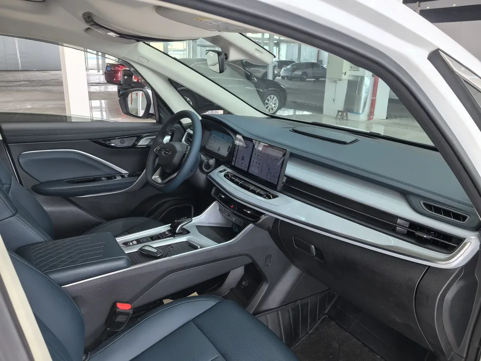 Geely Jiaji Jiaji 2025 Jiaji L 1.5TD DCT Pengcheng Edition 2025 — thumbnail 3